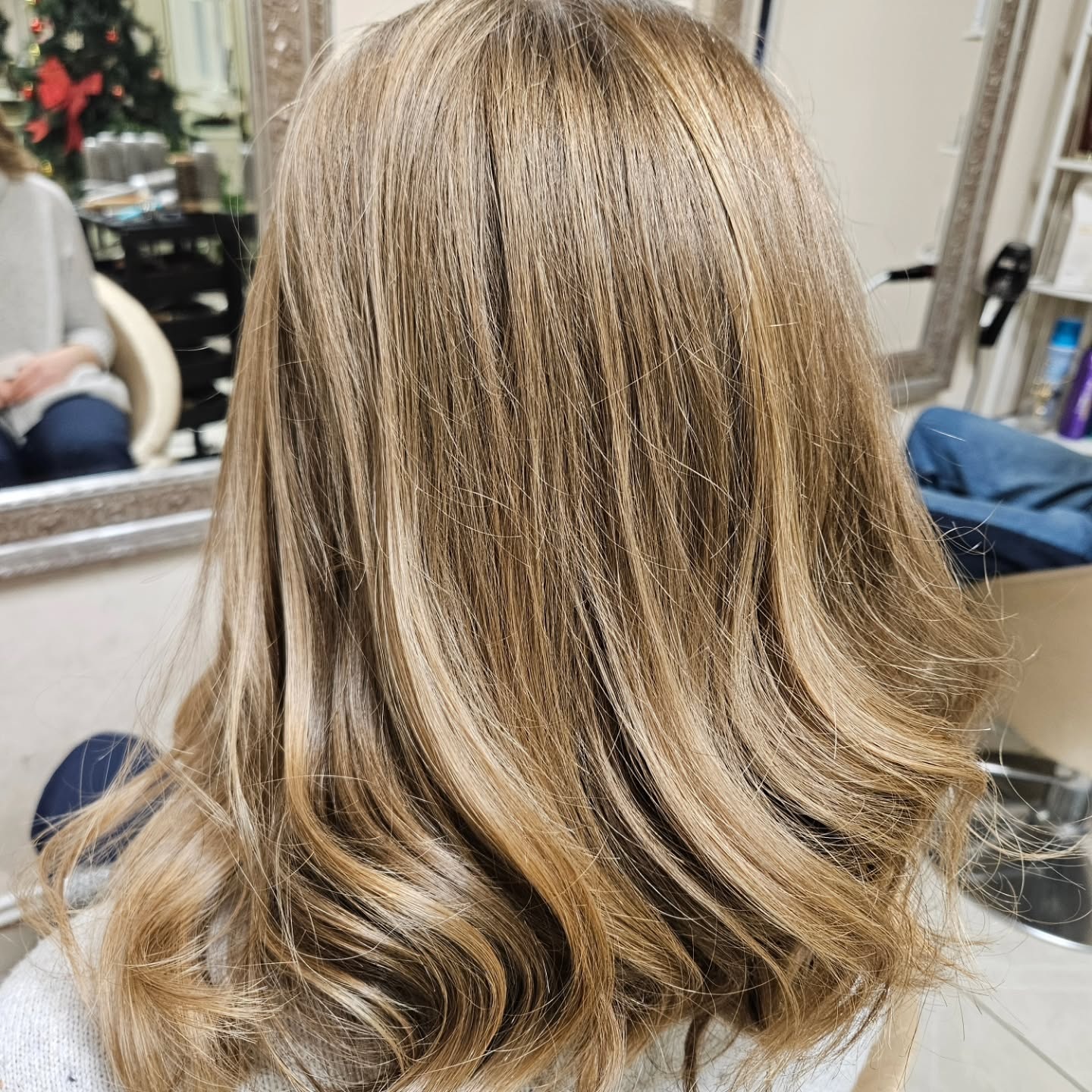 Salon Versailles - frizerski salon i salon lepote